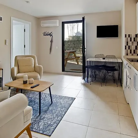 Dolphin Residences - Begonya 2 Apartment *