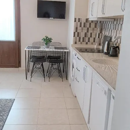 Apartment Dolphin Residences - Begonya 2 *