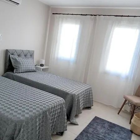 Apartment Dolphin Residences - Begonya 2 *